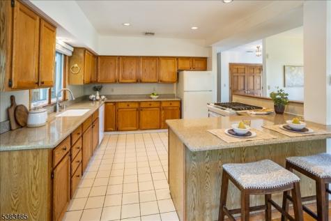 39 Enfield Avenue Montclair NJ 07042