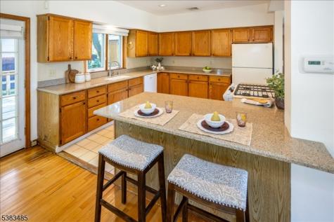 39 Enfield Avenue Montclair NJ 07042