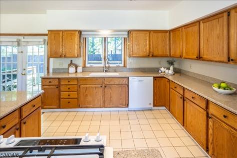 39 Enfield Avenue Montclair NJ 07042