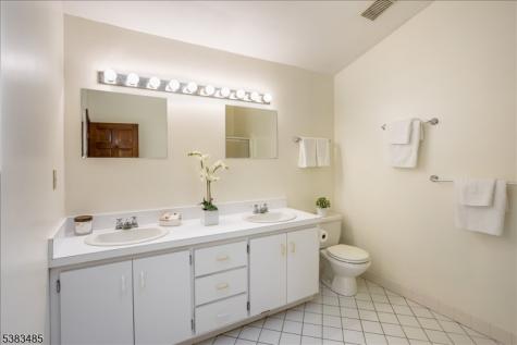 39 Enfield Avenue Montclair NJ 07042