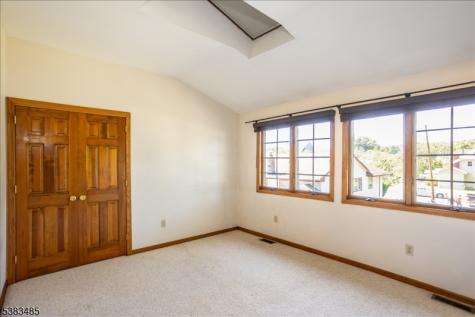 39 Enfield Avenue Montclair NJ 07042