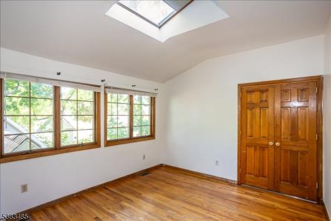 39 Enfield Avenue Montclair NJ 07042