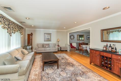 17 Morningside Circle Little Falls NJ 07424