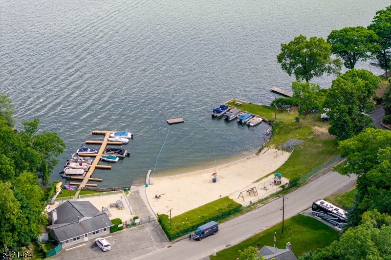 3 Nice Place Hopatcong NJ 07843