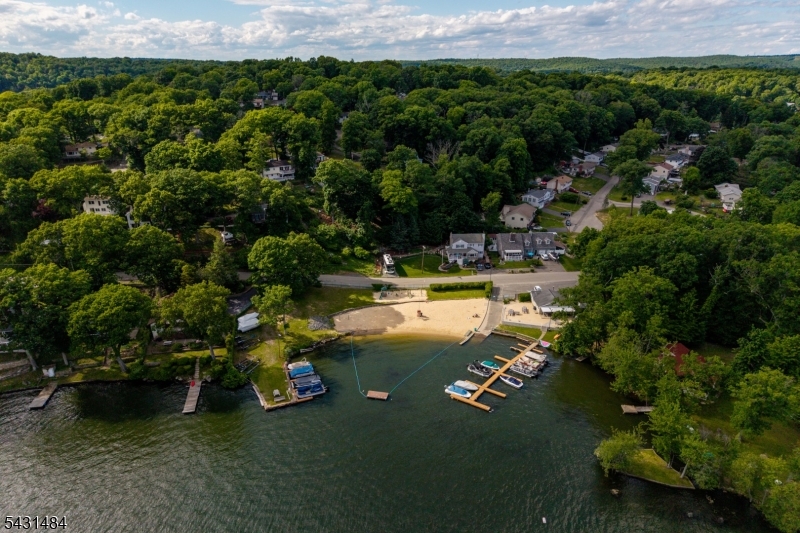 3 Nice Place Hopatcong NJ 07843