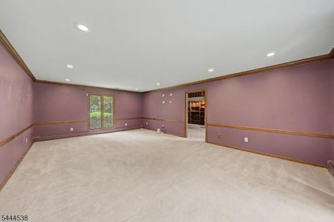 4 Unneberg Avenue Roxbury NJ 07876