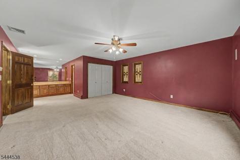 4 Unneberg Avenue Roxbury NJ 07876