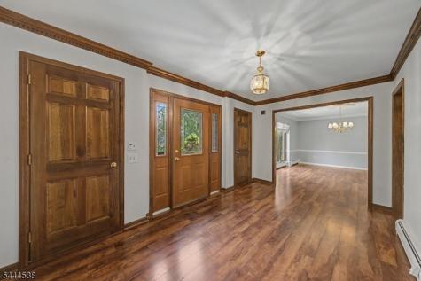 4 Unneberg Avenue Roxbury NJ 07876