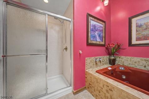 4 Unneberg Avenue Roxbury NJ 07876