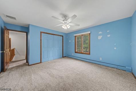 4 Unneberg Avenue Roxbury NJ 07876