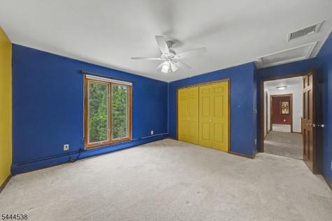 4 Unneberg Avenue Roxbury NJ 07876