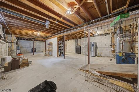 4 Unneberg Avenue Roxbury NJ 07876