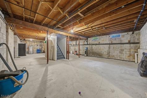 4 Unneberg Avenue Roxbury NJ 07876
