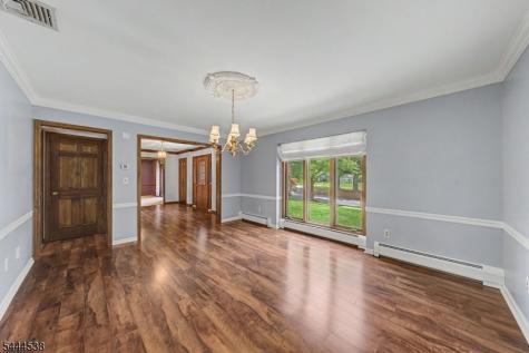 4 Unneberg Avenue Roxbury NJ 07876