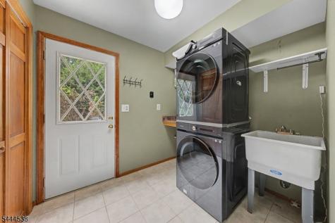 4 Unneberg Avenue Roxbury NJ 07876