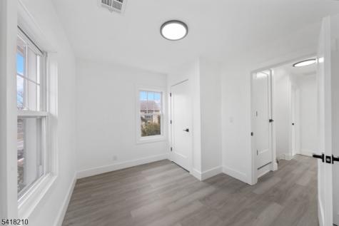 43 S Michigan Avenue Kenilworth NJ 07033