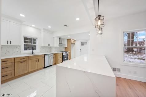 43 S Michigan Avenue Kenilworth NJ 07033