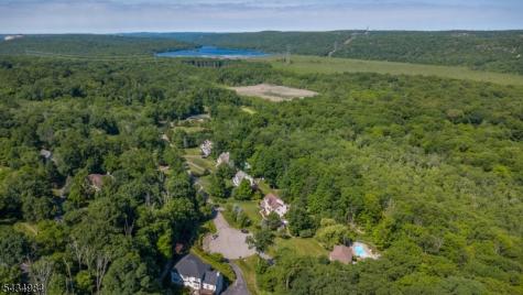 11 Stoneridge Court Rockaway NJ 07866