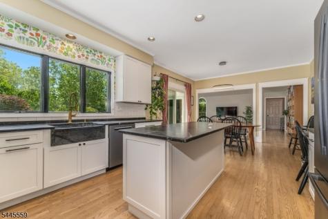 15 Chalfonte Drive Clinton NJ 08833