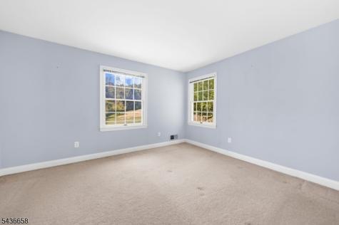 4 Winters Drive Lebanon NJ 08826