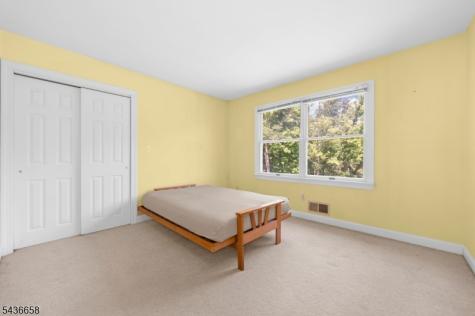 4 Winters Drive Lebanon NJ 08826