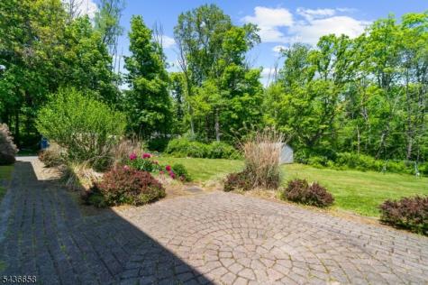 4 Winters Drive Lebanon NJ 08826