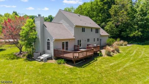 4 Winters Drive Lebanon NJ 08826