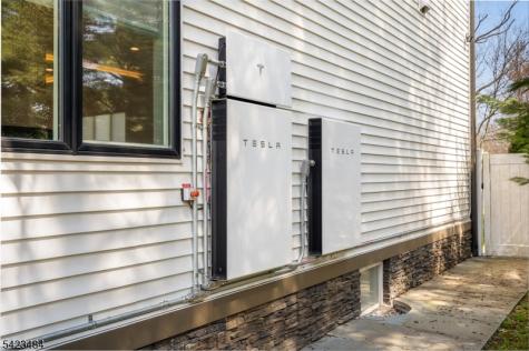 57 Walnut Street Livingston NJ 07039