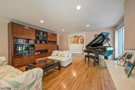 59 Deerfield Lane Upper Saddle River NJ 07458