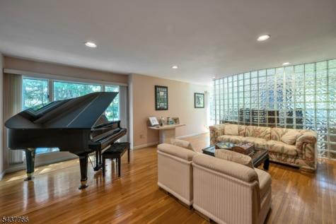 59 Deerfield Lane Upper Saddle River NJ 07458
