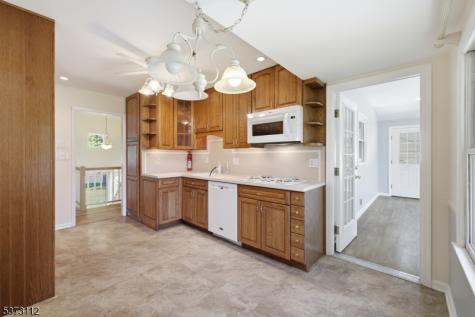14 Hayward Street Bridgewater NJ 08805