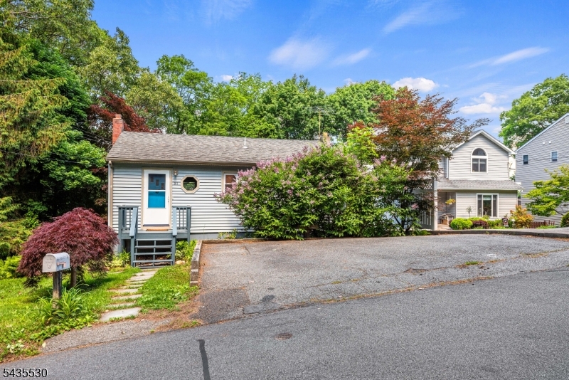 21 Ford Road Roxbury NJ 07850