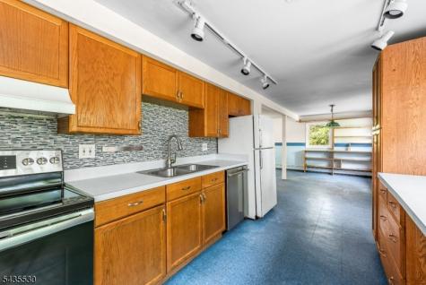 21 Ford Road Roxbury NJ 07850