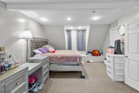 38 Nairn Place Newark NJ 07108