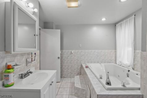 38 Nairn Place Newark NJ 07108