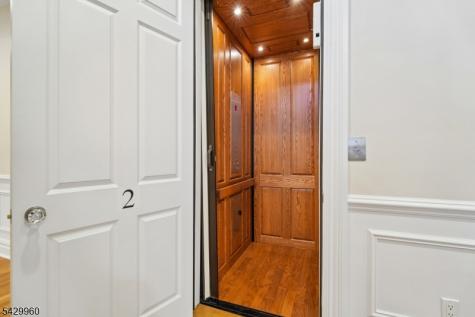 6 Grosvenor Road Millburn NJ 07078