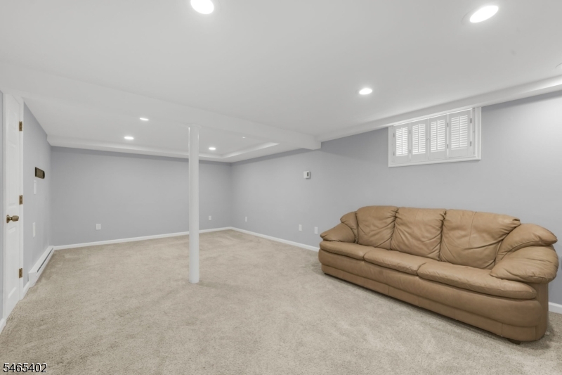 9 Shetland Drive Clark NJ 07066