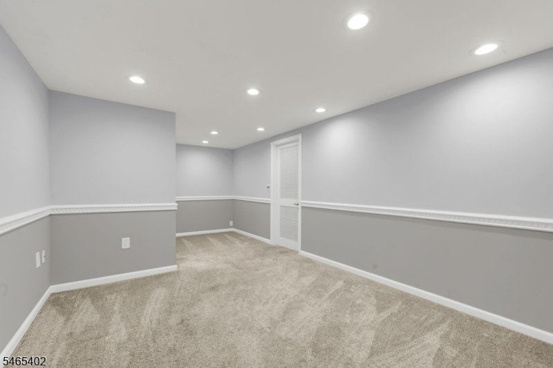 9 Shetland Drive Clark NJ 07066