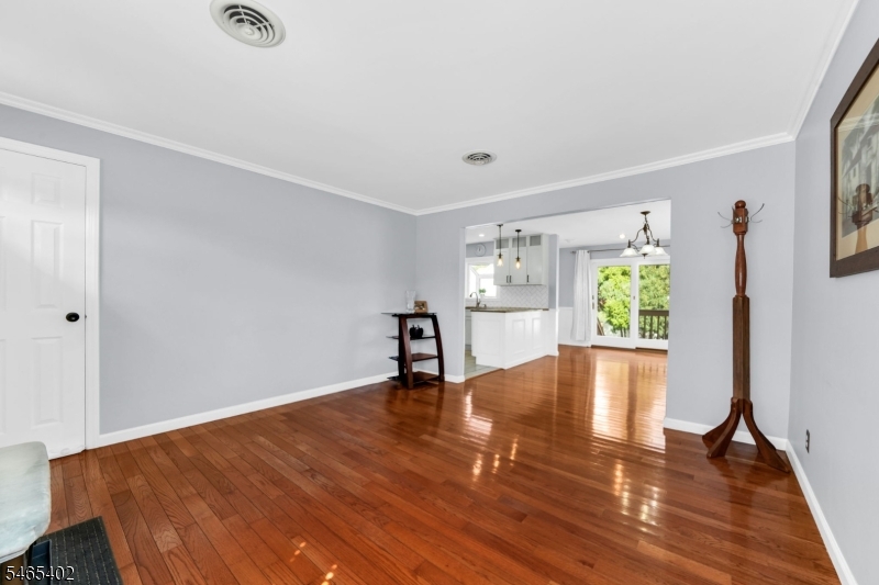 9 Shetland Drive Clark NJ 07066
