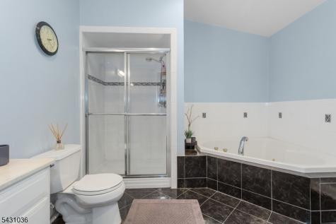 16 Barbara Way Wayne NJ 07470
