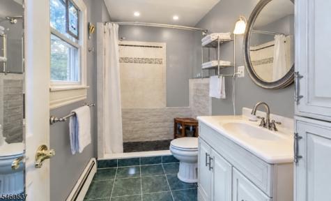 758 W Shore Trail Byram NJ 07871