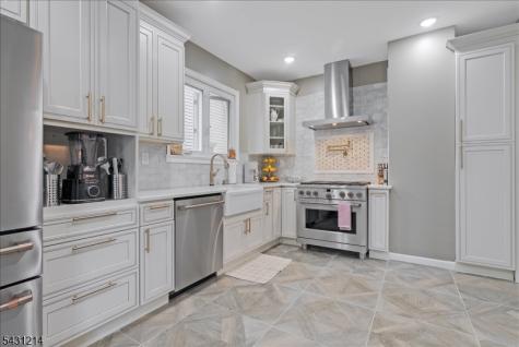 25 Woodland Avenue Nutley NJ 07110