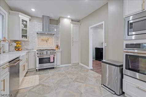 25 Woodland Avenue Nutley NJ 07110