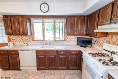 8 Carlos Drive Fairfield NJ 07004