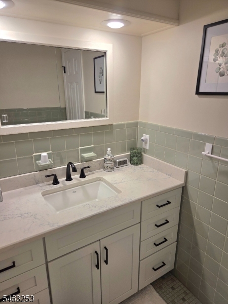 9 Mildred Avenue Hopatcong NJ 07874