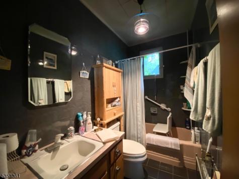 31 Cove Road Jefferson NJ 07849