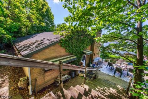 31 Cove Road Jefferson NJ 07849