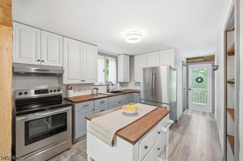 1 Woodland Avenue Mount Olive NJ 07828