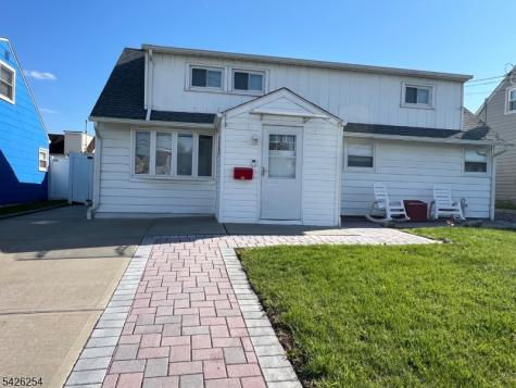 95 Hickory Street Carteret NJ 07008
