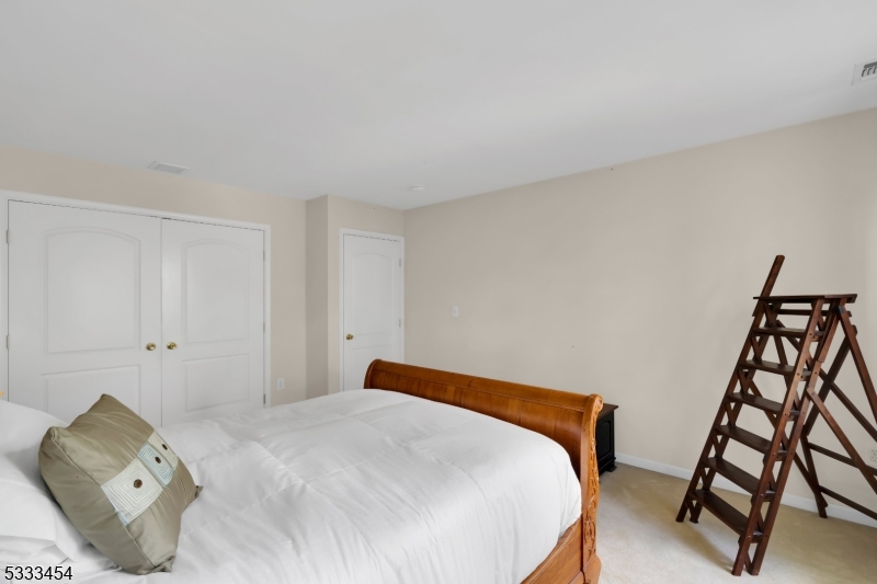 320 Ridge Boulevard Franklin NJ 08540